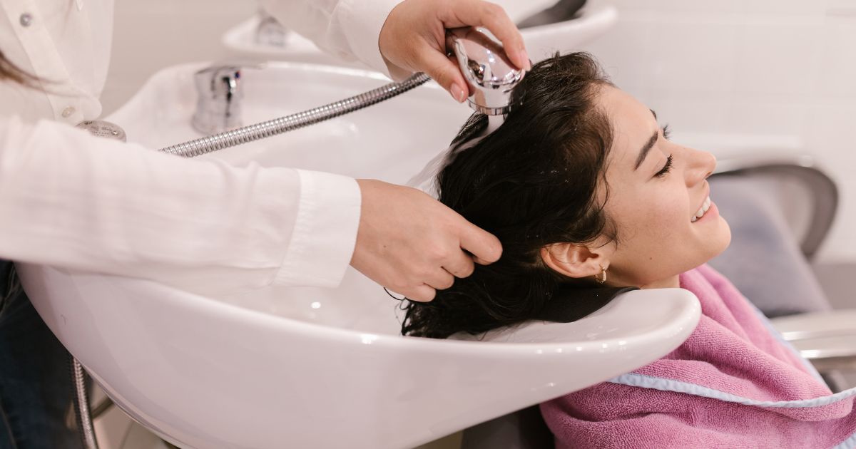 How Professional Hair Treatments Help Maintain Stronger, Healthier Hair
