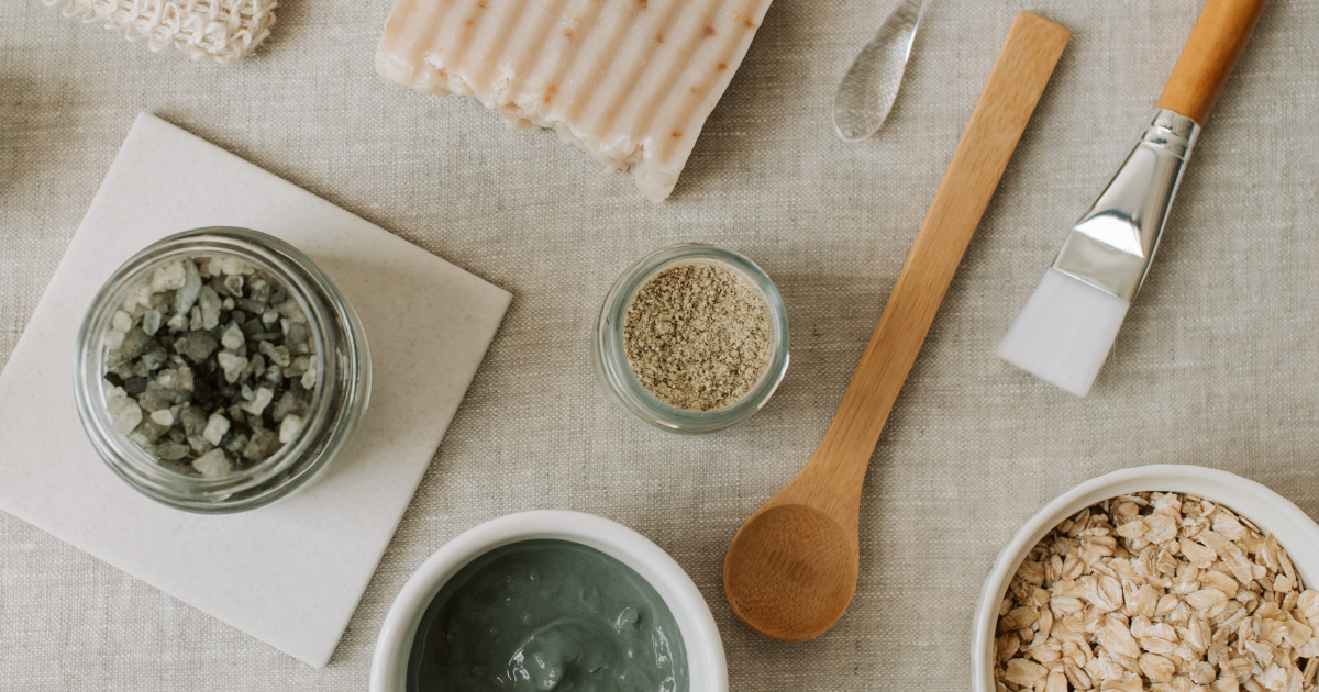 Facial Technology Meets Plant-Powered Skincare: What Actually Belongs in a Modern Facial?